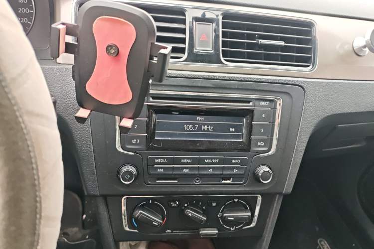 Used Volkswagen Santana 2013 1.4L Manual Comfort Edition
