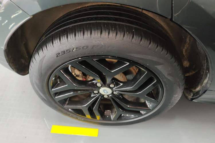 Used Land Rover Range Evoque 2021 Range Rover Velar 249 PS R-Dynamic S Performance Edition
