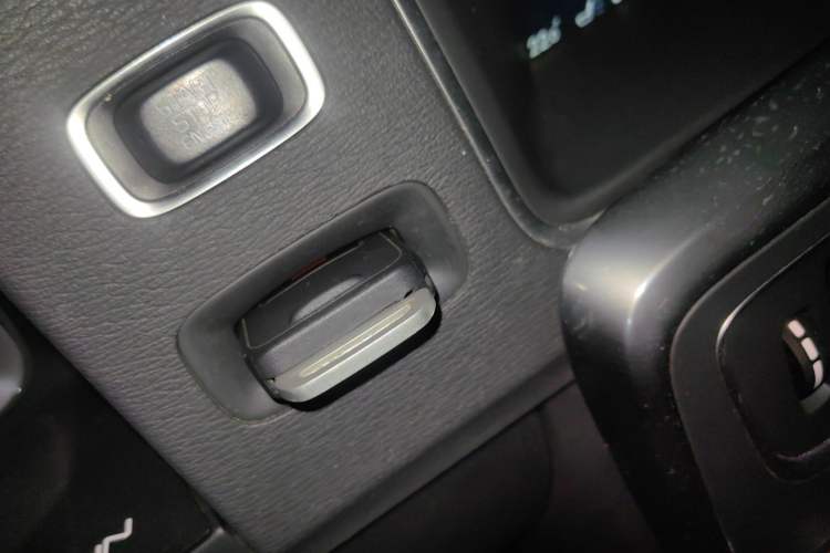 Used Volvo S60 2016 S60L T4 Zhiyuan Edition
