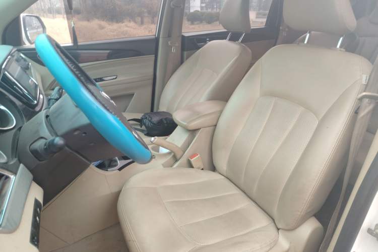 Used Baojun 730 2016 1.5T Manual Luxury Edition 7 Seats