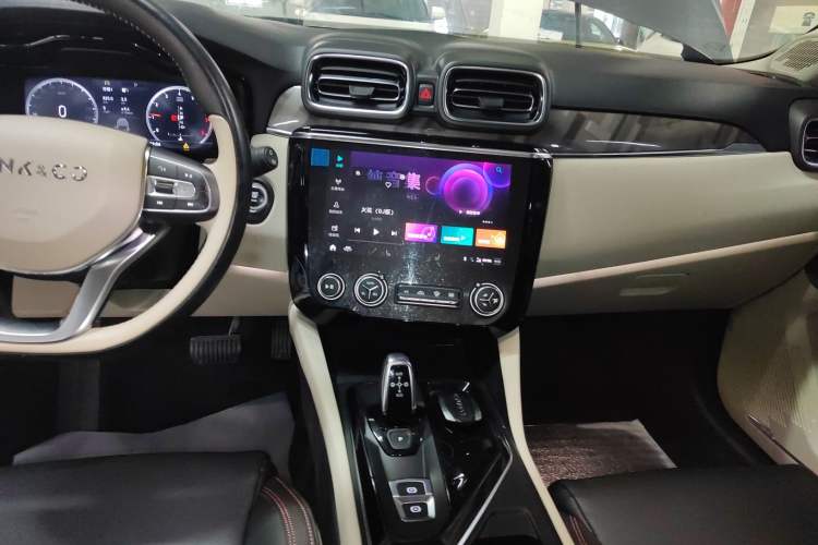 Used Lynk & Co 02 2018 1.5T DCT Two-Wheel Drive Zhaopu Version China V Standard