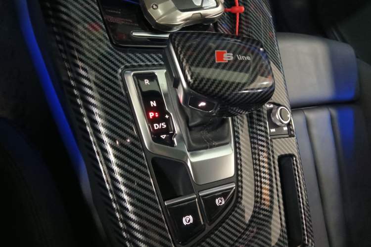 Used Audi A5 2022 Sportback 40 TFSI Fashionable and Dynamic Model Gear Lever