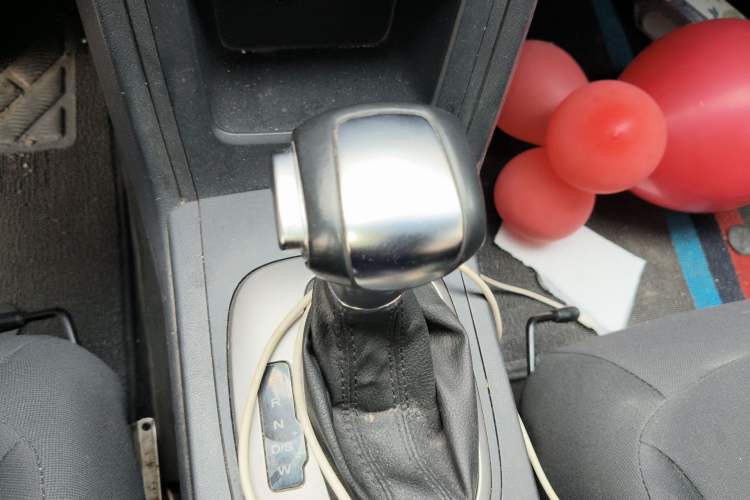 Used Roewe 350 2015 1.5L Automatic Luxury Sunroof Edition Gear Lever