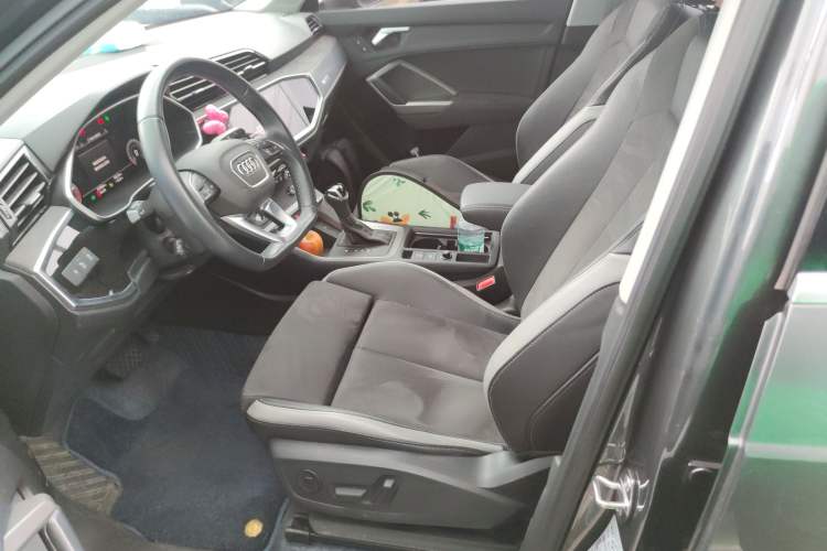 Used Audi Q3 2023 35 TFSI Fashion Dynamic Model (1.4T)
