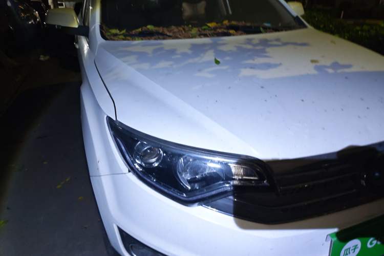 Used FAW Senya R7 2016 1.6L Manual Luxury Model Right Front Headlight