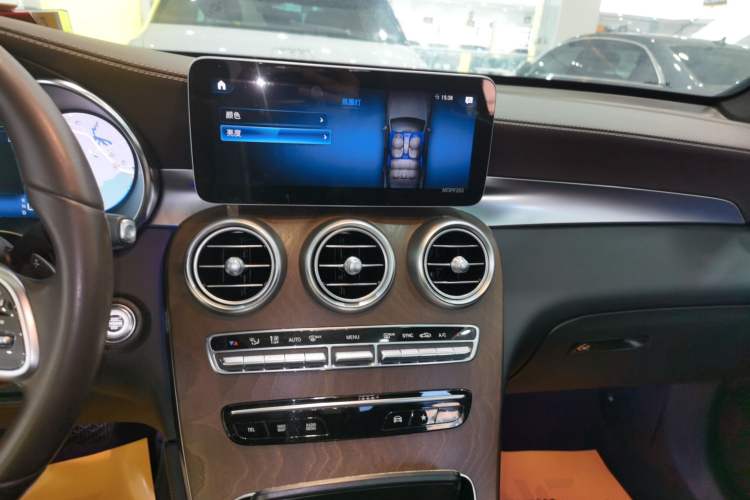 Used Mercedes-Benz GLC 2020 GLC 300 L 4MATIC Dynamic Edition