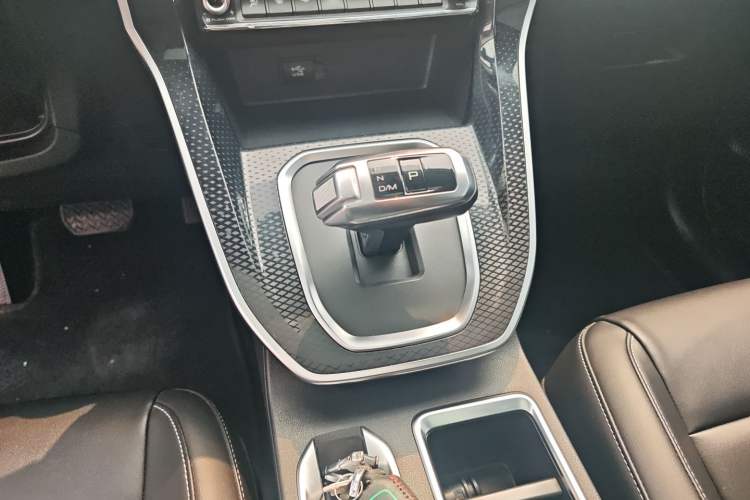 Used Haval M6 2023 PLUS 1.5T DCT Luxury Smart Connectivity Model Gear Lever