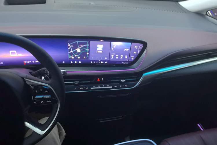 Used Buick Century 2023 2.0T Seven-Seater Yinshi Edition