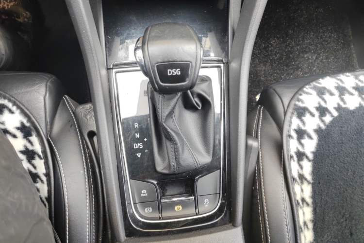 Used Skoda Kodiaq 2018 TSI330 7-Seater Two-Wheel-Drive Luxury Enjoyment Edition Gear Lever