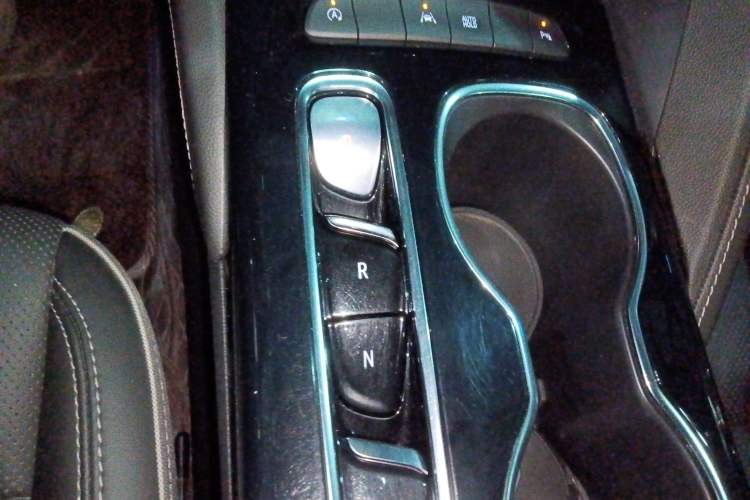 Used Buick Envision 2022 Encore S 552T Two-Wheel-Drive Luxury Model Gear Lever