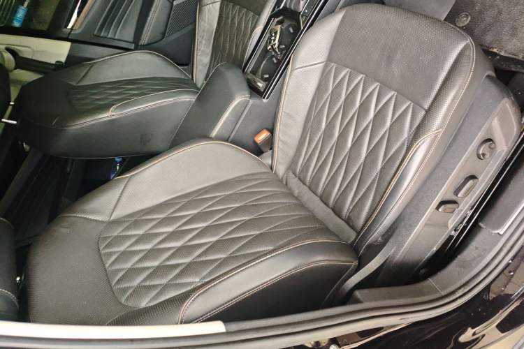 Used Volkswagen Passat 2019 330TSI Luxury Edition China VI Standard