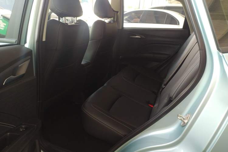 Used NETA V 2021 Standard Range Entertainment Version – Upgraded Model Left Rear Seat