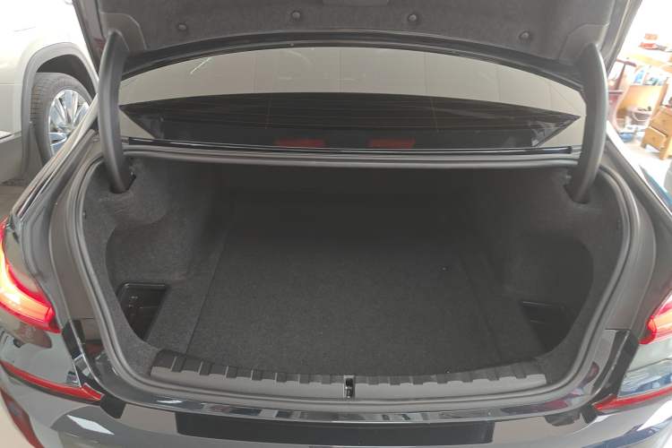 Used BMW 3 Series 2022 Restyled 330Li xDrive M Sport Night Edition Package Trunk