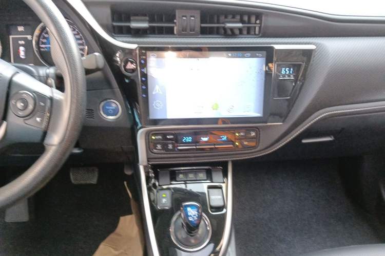 Used Toyota Levin 2017 Revised Dual-Engine 1.8H GS E-CVT Elite Sunroof Version China V Standard Audio And AC Panel