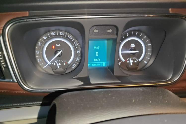 Used Buick GL8 2018 28T Luxury Model China VI Standard
