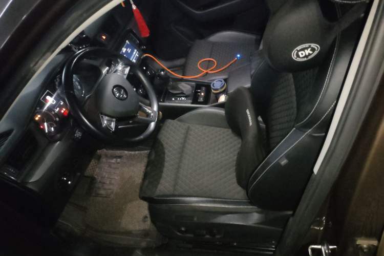 Used Skoda Superb 2016 TSI280 DSG Innovation Edition Left Front Seat