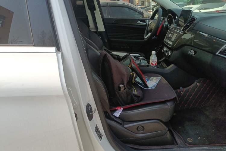 Used Mercedes-Benz GLE Coupe 2015 GLE 400 4MATIC Coupe SUV Right Front Seat