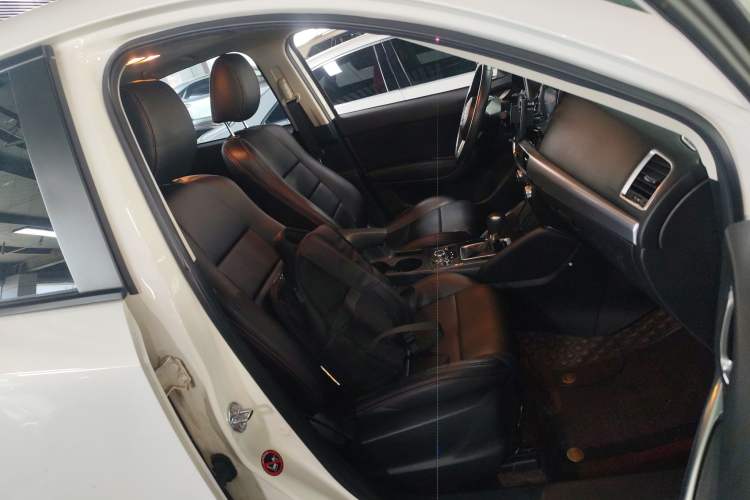 Used Mazda CX-5 2015 2.0L Automatic Two-Wheel Drive Urban Version
