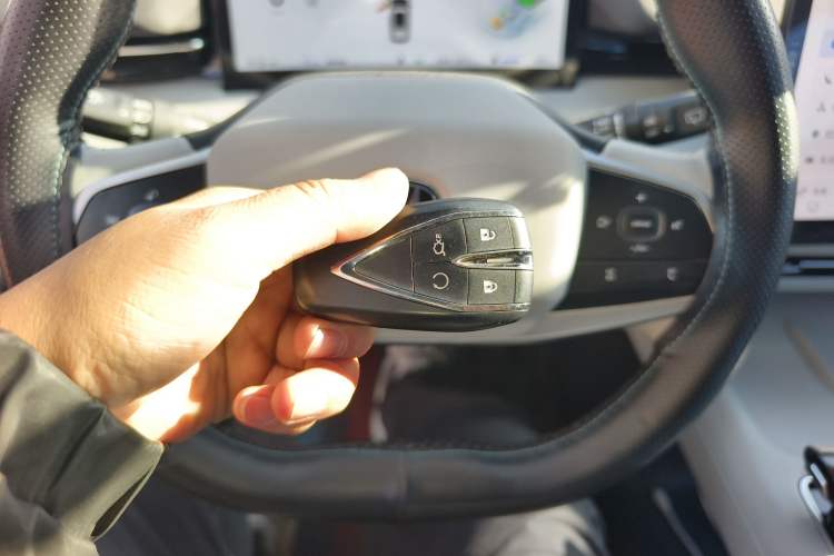 Used Changan UNI-Z New Energy 2024 Blue Whale Smart Electric iDD 125km Beyond Edition