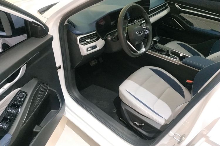 Used Geely Auto Emgrand 2022 4th Generation 1.5L CVT Flagship Model Driver Seat