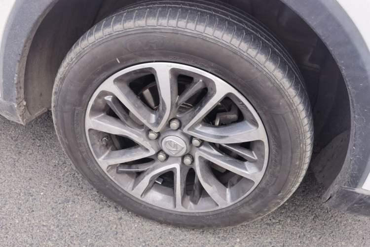 Used Baojun 730 2017 1.5T DCT Flagship Model 7 Seats China V Emission Standard Right Front Wheel Hub