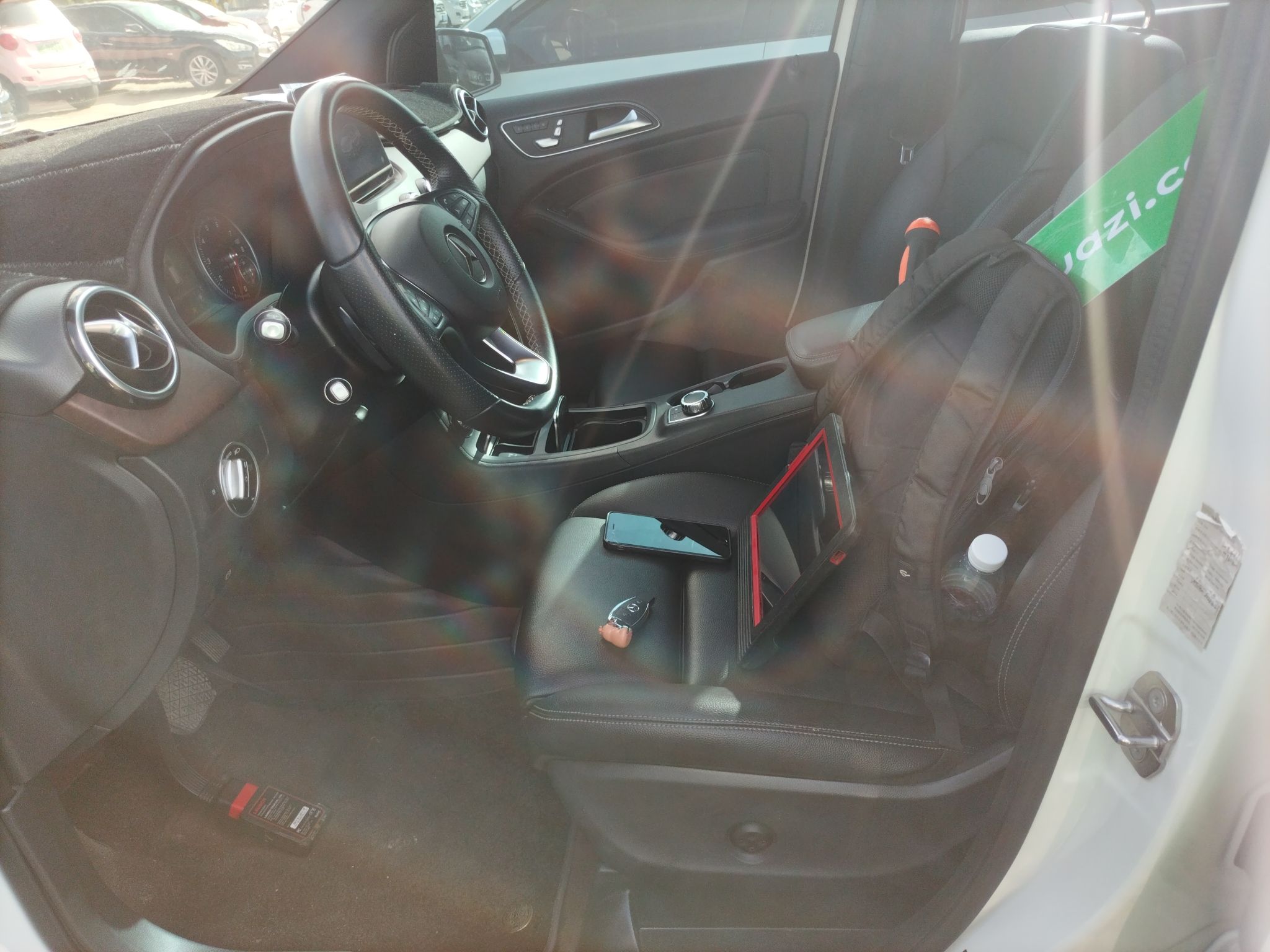 Переднее сиденье в автомобиле