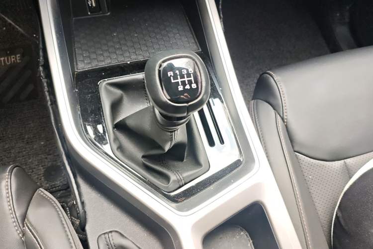 Used Wuling Jiachen 2022 1.5T Manual Light Enjoyment Dynamic Version