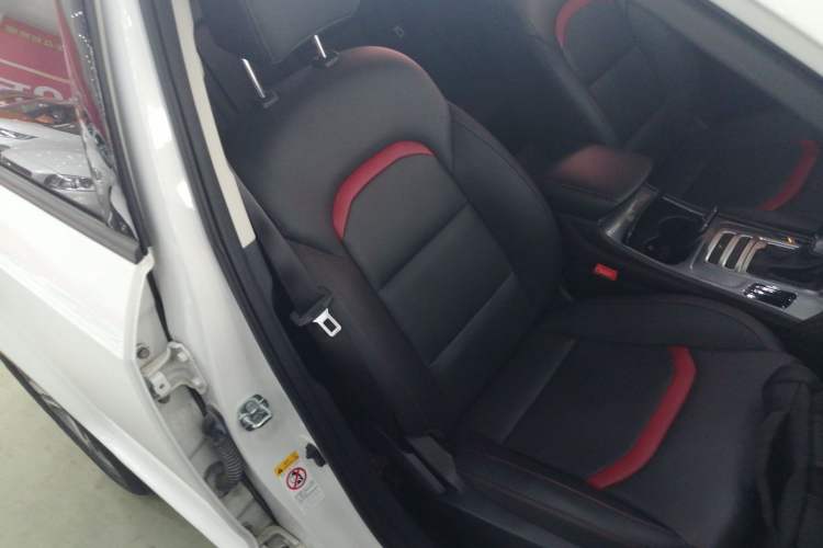 Used CHANGAN CS55 2018 1.5T Automatic Colorful Edition China V Standard
