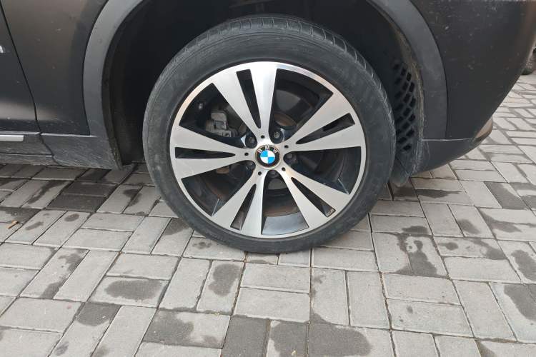 Used BMW X3 2011 xDrive35i Luxury Model Right Front Wheel Hub