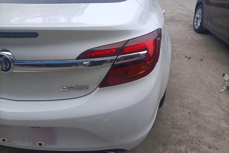 Used Buick Regal 2015 2.0L Leading Fashion Edition