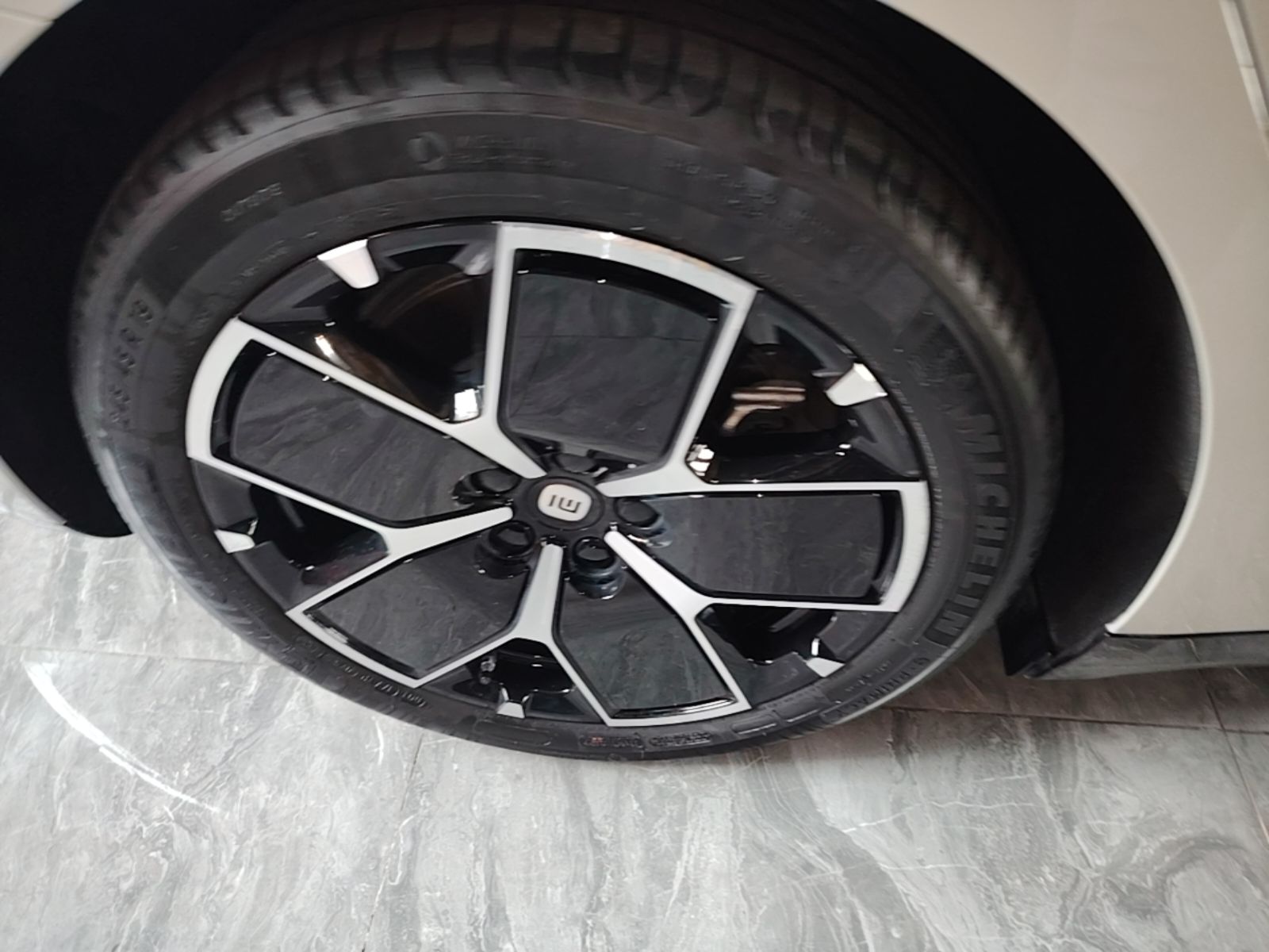 Xiaomi Auto SU7 2024 Rear-Drive Ultra-Long Range Advanced Pro-Level Intelligent Driving Version — снимка 11