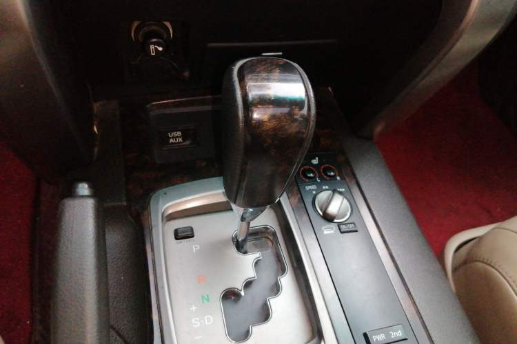 Used Toyota Land Cruiser 2007 4.7L Automatic VX-R Gear Lever