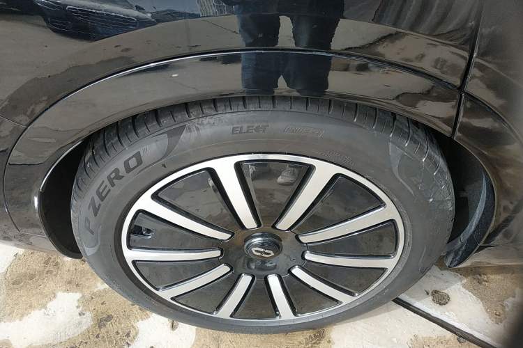 Used Hima AITO M9 2025 Extended-Range Ultra Version 52 kWh 6-Seater