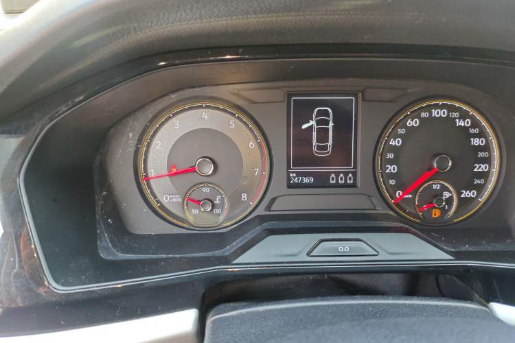 Used Volkswagen Lavida 2021 1.5L Automatic Comfort Edition Odometer Close Up