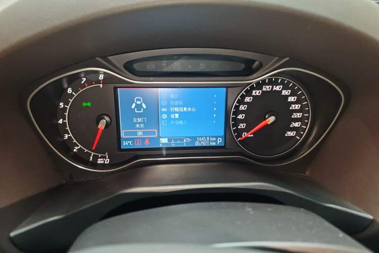 Used Ford Mondeo 2011 2.0L GTDi240 Ultimate Edition Instrument Cluster