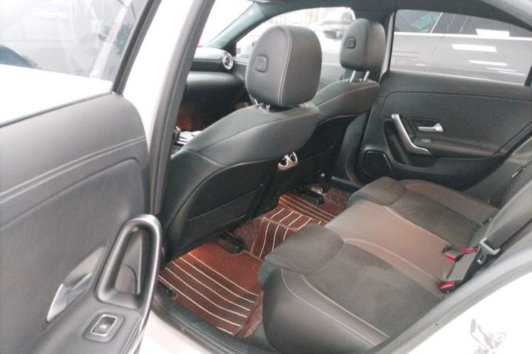 Used Mercedes-Benz A-Class 2022 Revised Version A 200 L Sport Sedan Fashionable Style
