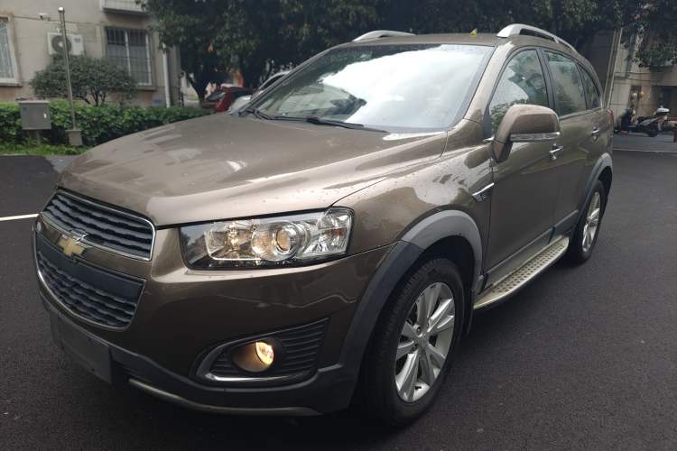 Used Chevrolet Captiva 2015 2.4L 4x4 Flagship Edition 7-Seater