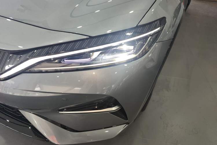 Used BYD Song L EV 2025 Intelligent Driving Version 662 km LiDAR Excellence Edition Left Front Headlight
