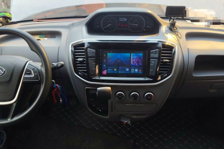 Used SAIC MAXUS Xintu V80 2021 2.0T PLUS AMT Aoyuntong Short-Wheelbase Mid-Roof 5/6-Seater
