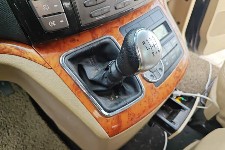 Used JAC Group Refine M5 2012 2.0T Gasoline Manual Business Edition
