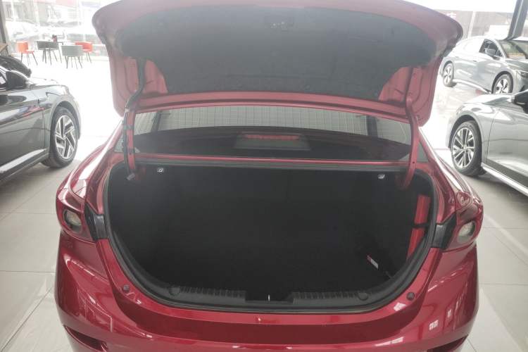 Used Mazda 3 Axela 2017 Sedan 1.5L Automatic Comfort Model Emission Standard China V Trunk