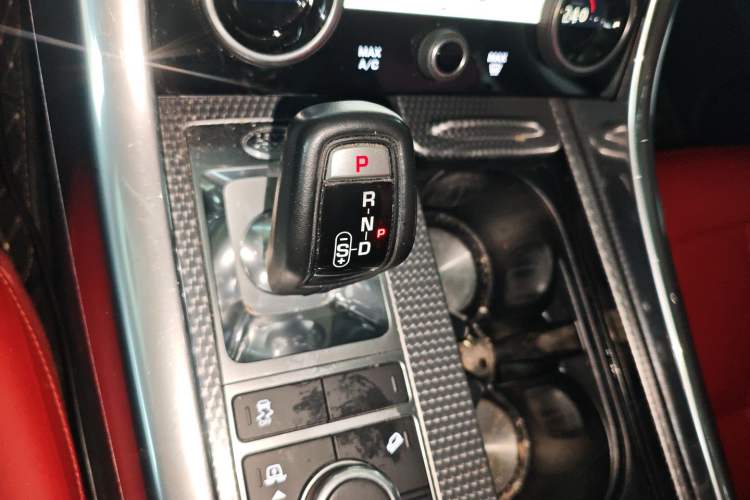 Used Land Rover Range Sport 2019 3.0 L6 HSE DYNAMIC Gear Lever