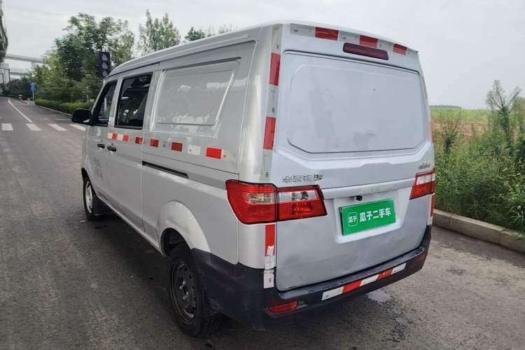 Used Jinbei Hiace X30 2023 1.5L Super-Enjoyment Van 2/5 Seats Non-Air-Conditioned Version SWC15M