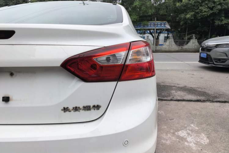 Used Ford Focus 2012 Sedan 1.6L Automatic Fashion Edition