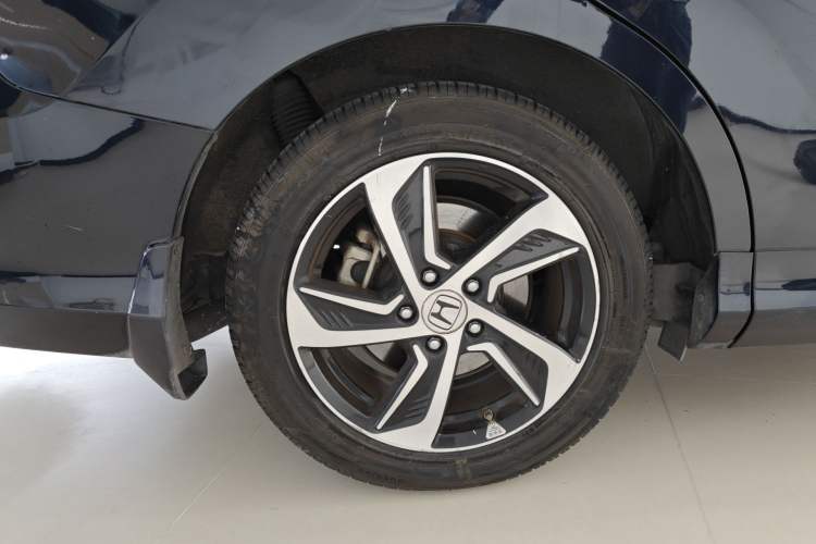 Used Honda Odyssey 2015 Updated Version 2.4L Smart Edition Right Rear Wheel Hub