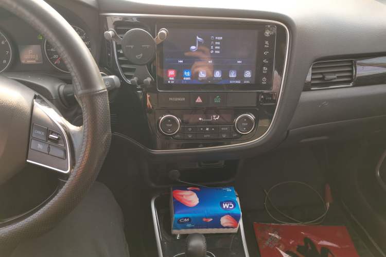 Used Mitsubishi Outlander 2017 2.0L Two-Wheel Drive Glory Edition 5 Seats
