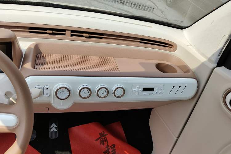 Used Bestune Pony 2026 222km Colorful Horse Audio And AC Panel