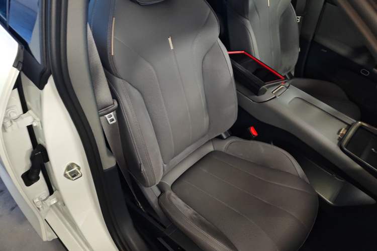 Used Lynk & Co 07 2024 EM-P 126 Long-Range Halo