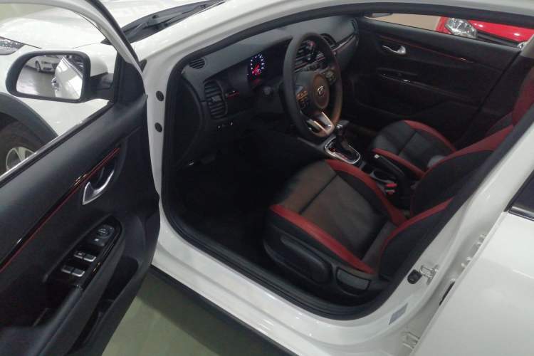 Used Kia KX Cross 2017 1.4L AT GLS
