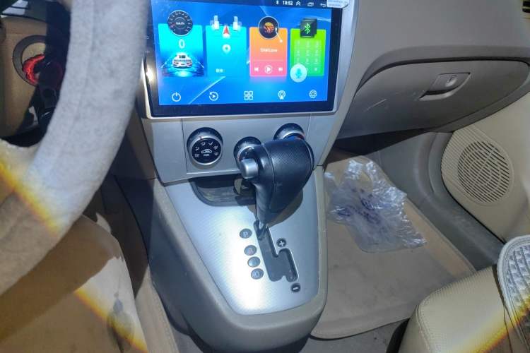 Used Hyundai Tucson 2009 2.0L Automatic Two-Wheel Drive with Sunroof
